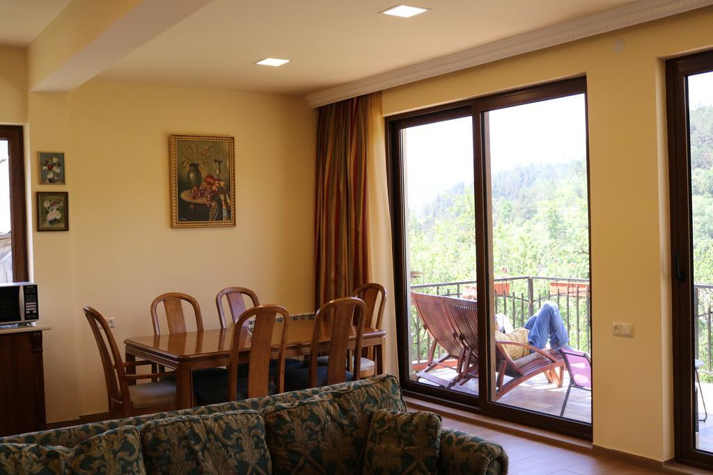 Dilijan Garden House Villa ภายนอก รูปภาพ