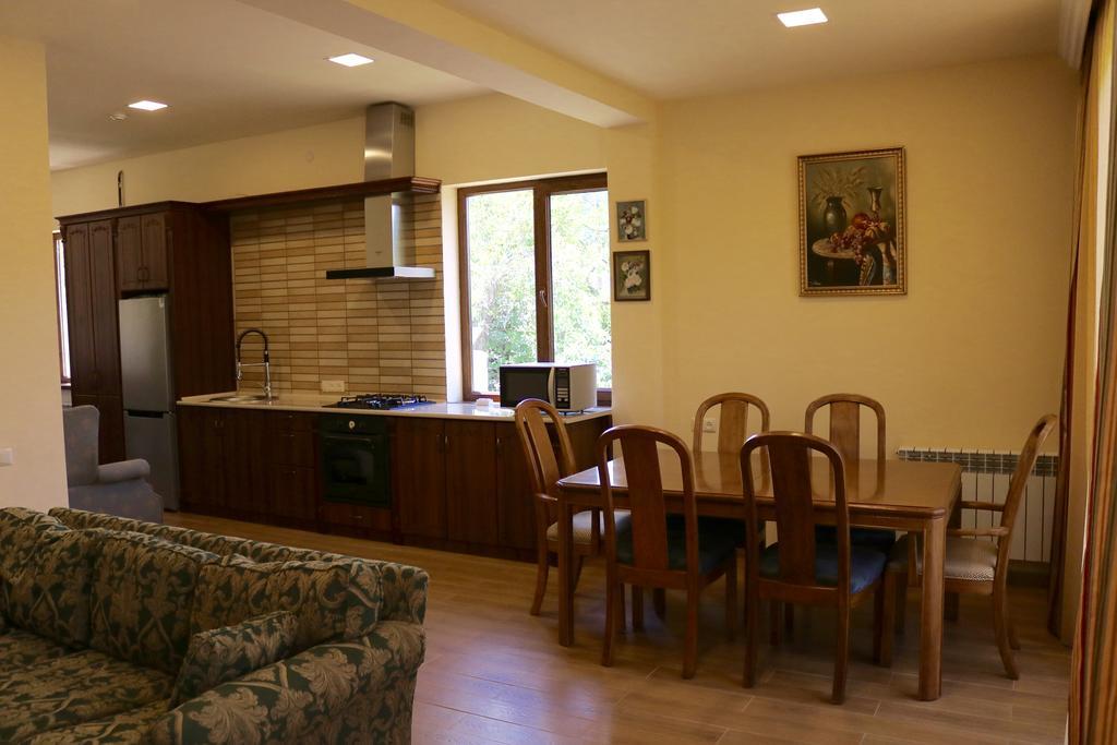 Dilijan Garden House Villa ภายนอก รูปภาพ